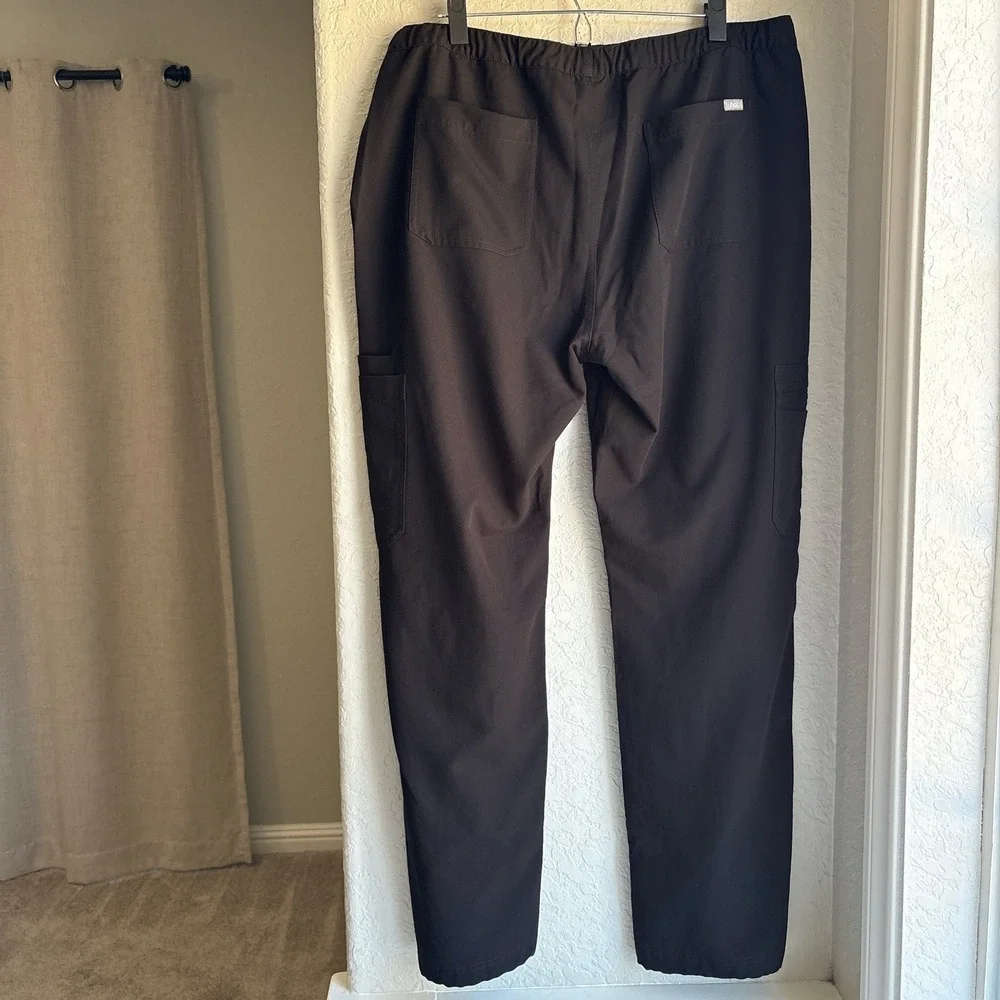 FIGS Technical Collection Men XL Scrub Pants Black Cargo Straight Leg Drawstring
